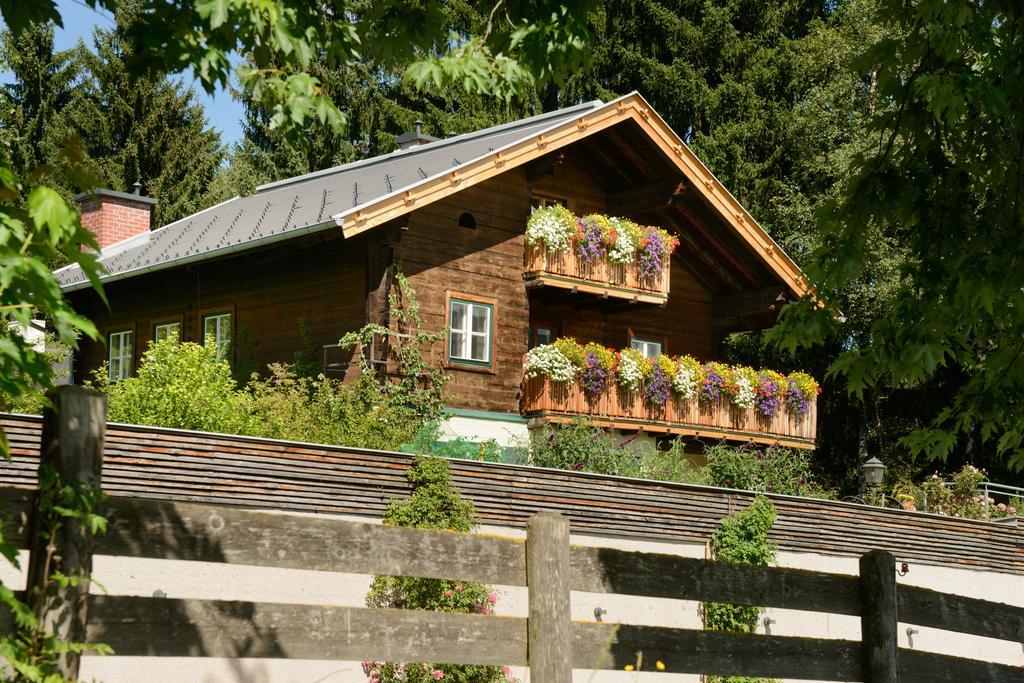 Landhaus Mooslechner ラートシュタット エクステリア 写真